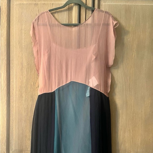 Prada - Picture 2 of 15